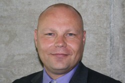 Dr. Tomi Wahlstrom