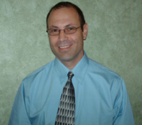 Dr. Roberto Fernandez